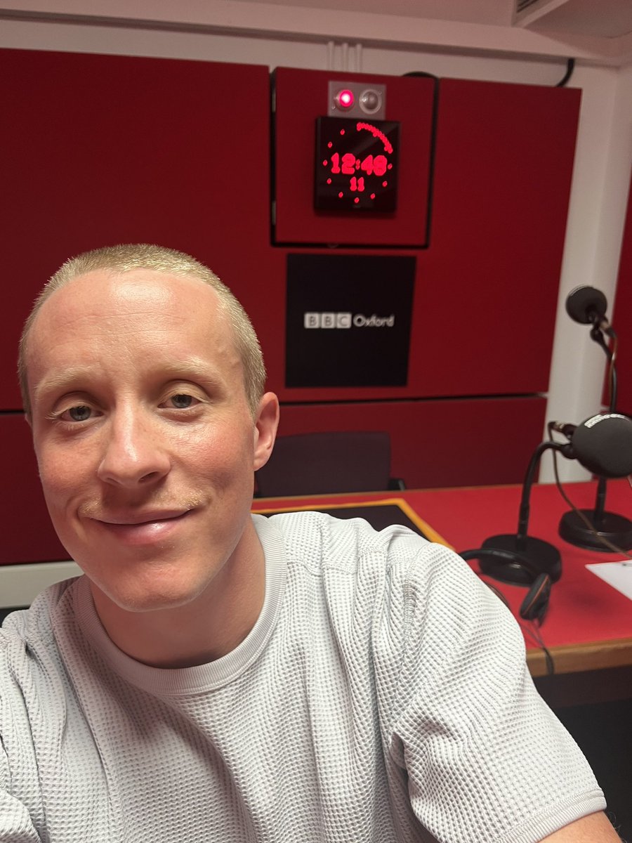 🤓🚨 UK NERDS 🚨🤓

I’ll be on <a href="/BBCRadio4/">BBC Radio 4</a> tonight at 21:30 talking about my research on how our social relationships affect our health (and workouts!).

Tune in (literally) on the FM! 📻

Thanks to Inside Health and <a href="/JamesTGallagher/">James Gallagher</a> for the interview!

bbc.co.uk/sounds/play/m0…