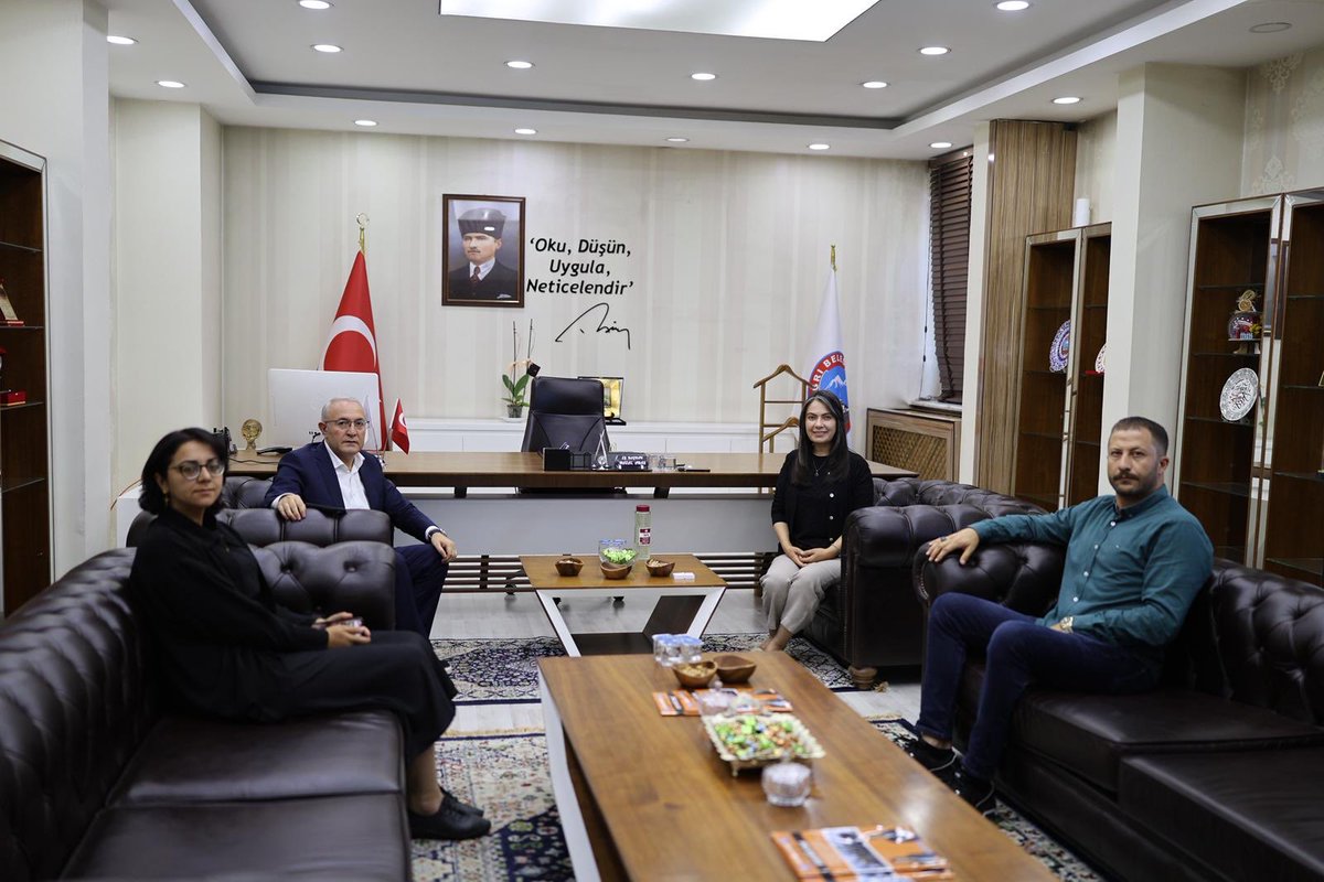 haliloz04's tweet photo. 📍Ağrı

Ağrı Belediye Başkanı Sayın Hazal Aras Hanımefendiyi makamında ziyaret ettik.

Nazik ev sahipliği ve misafirperverliği için teşekkür ediyor, çalışmalarında başarılar diliyoruz

@HazalAras04
@agribelediye https://t.co/F8RUdd360M