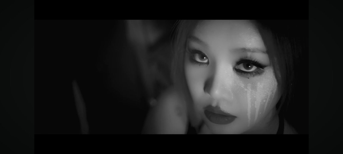 SOOJIN_TH's tweet photo. BADITUDE MV ออกมาแล้ว 🥳🥳

I got that baditude~ ติดหูมากค่ะ❤️‍🔥
MV สะใจแอดมากกก สมกับการรอคอย
ซอแทงอย่าลืมไปดู MV ใน Youtube กันนะคะปั่นวิวเพื่อที่จะได้ครบ 1 ล้านวิวเร็วๆ🌟

🔗 https://t.co/PEAczRYfmA

#수진 #SOOJIN #ซูจิน
#BADITUDE 
#네_맘에_새길_BADITUDE https://t.co/keiOGpNg1m