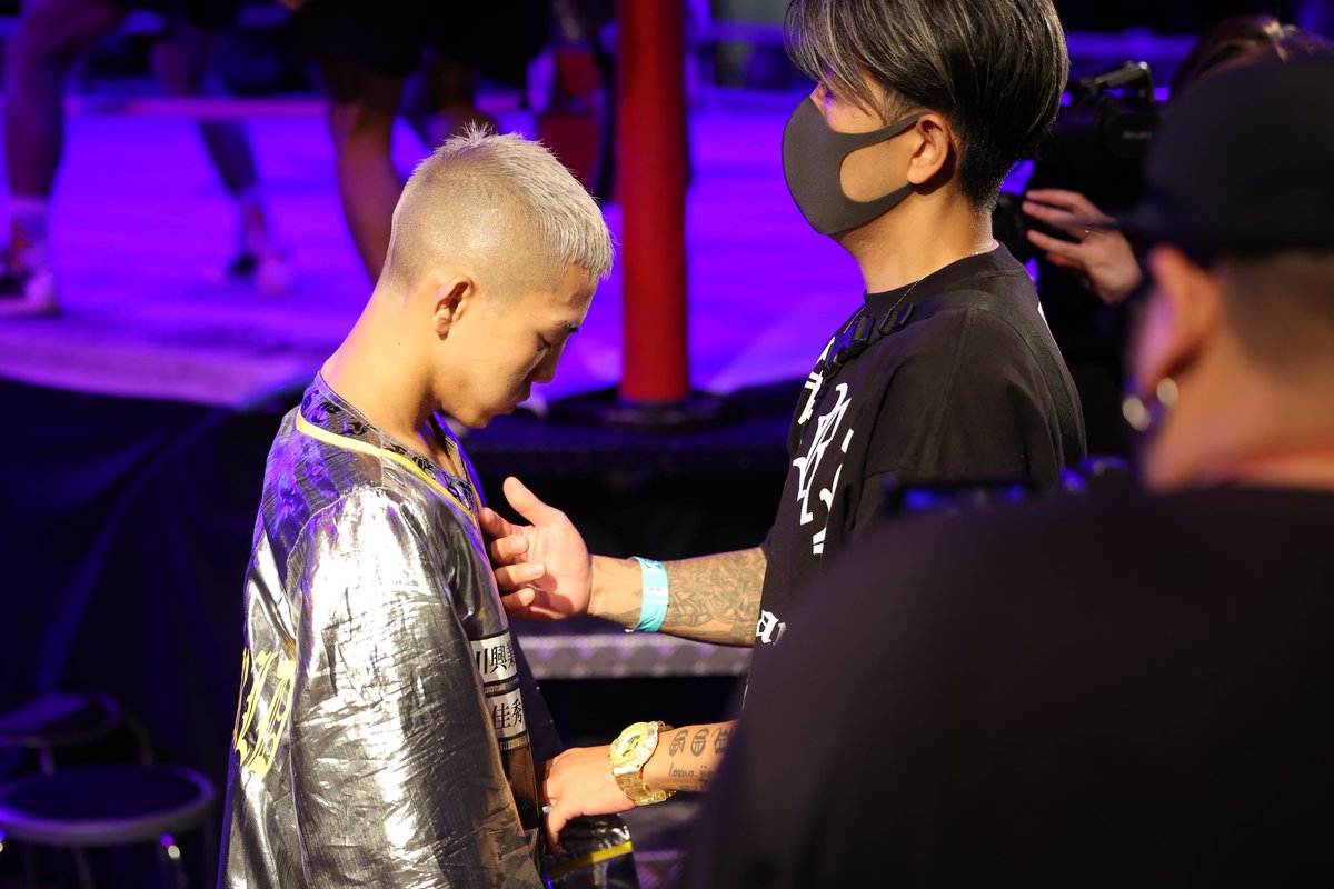 この時仁清にかけた言葉

「心は熱く頭は冷静に」

心技体のバランスの不安を自分も感じてたのかもな

選手の負けは自分の負けでもある

二度と同じ失敗はさせない

プロとしてリングに上がる以上
若さって言葉に甘えるよ

強くなるしかない

選手としても、男としても

#吉川仁清
#k1wgp
#Krush