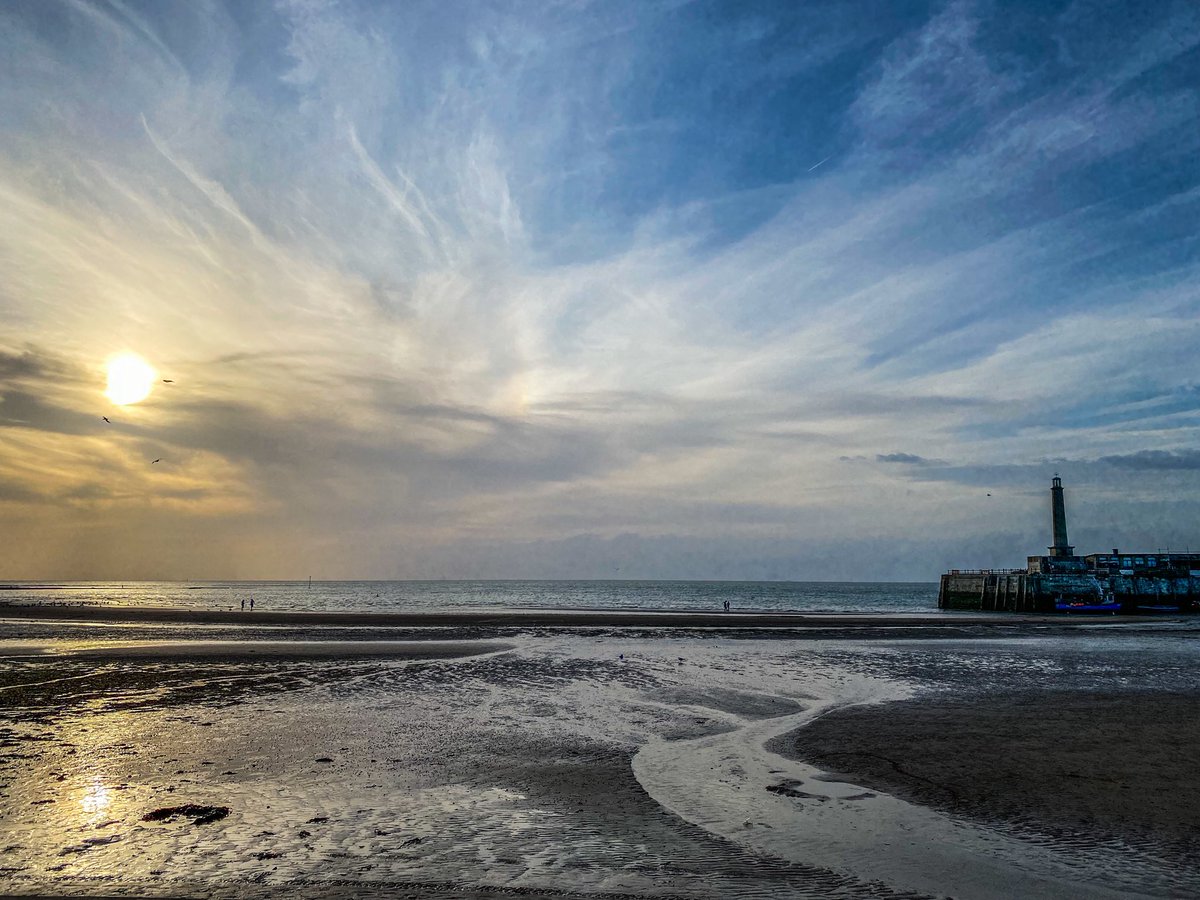tintininkent's tweet image. Lovely sky in #margate @itvmeridian @itvweather @metoffice @coastmag @IsleThanetNews @VisitKent @kentlife  #weather #thanet #kent