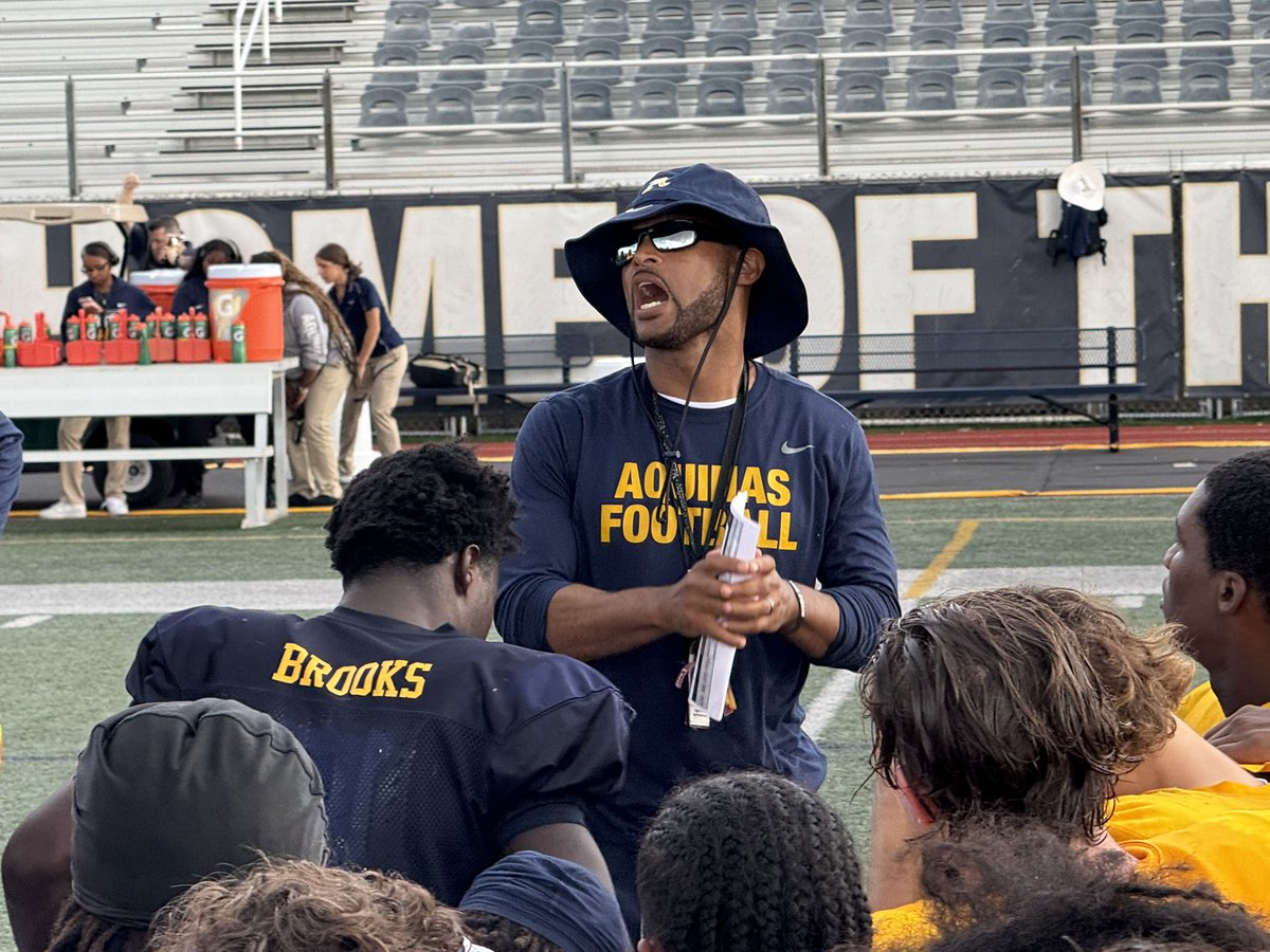 🔹CHAMPIONS 4 CHRIST🔹 
Love others and enjoy the process.

Blessed with healthy stress that applies pressure to make diamonds.

#VictoryStory
#FFTE
#YouGoWeGo
<a href="/CoachHarriott/">Roger Harriott</a>