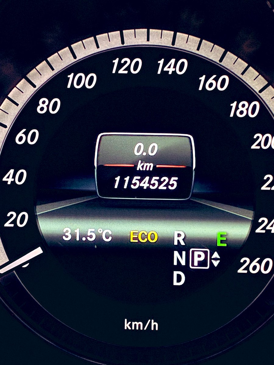 Una ITV más 💪🏽
1.154.525km y según los técnicos de la ITV no solo suena perfecto y se nota que está bien cuidado,es que sus rótulas,amortiguadores,direccion y demás componentes están mejor que muchos coches con menos de la mitad de kilómetros.
#mercedesbenz 🤷🏻‍♂️