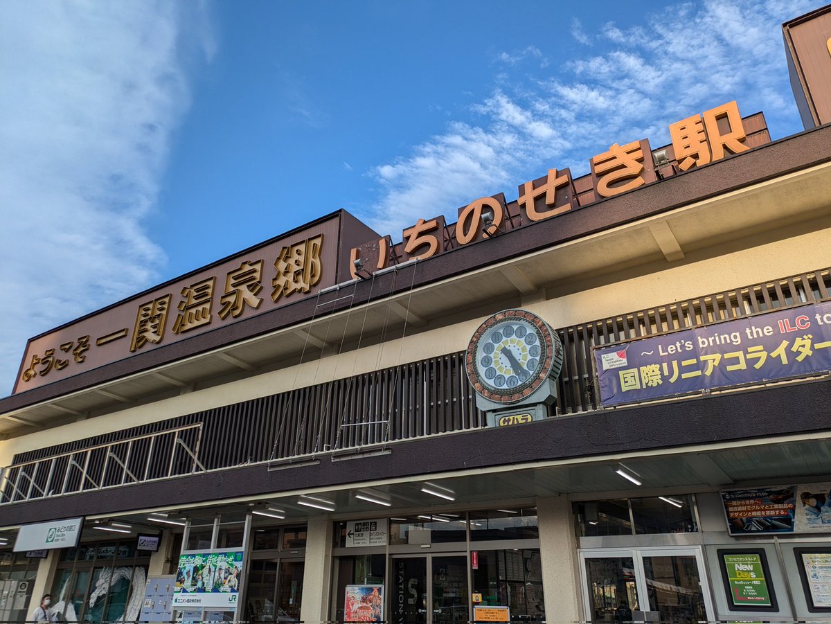 到 tweet media