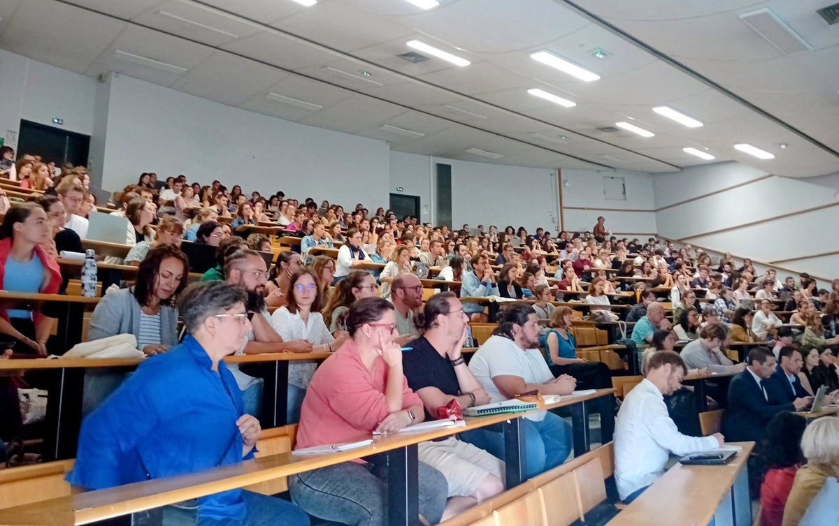 📚✨ Bienvenue aux fonctionnaires stagiaires du 1er &amp; 2d degré !
Par la voix de la rectrice Valérie Cabuil, l’académie est fière de vous accueillir dans vos nouvelles fonctions d’enseignant.

Former et éduquer les enfants : la plus noble des missions.
#Rentrée2025