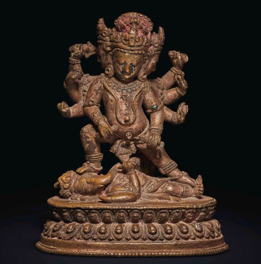 Ganesha, Ganapati, Vinayaka or Vighnaharta in Buddhism ☸️

Buddhists made idols of Hindu deities defeated by Buddha, to show them not worthy of worship in front of Buddha

Bodhisattva Vighnantaka crushing Ganesha under his Foot — Nepal, 13th century

#GaneshChaturthi Thread (1/n)
