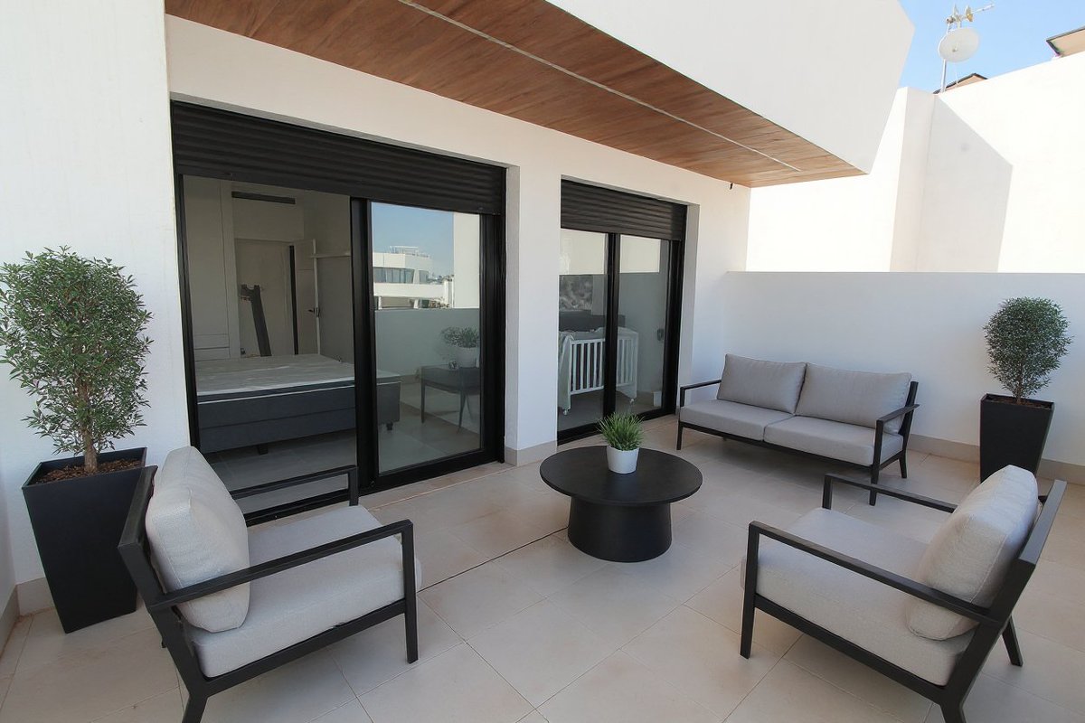 ChicEstates's tweet photo. Modern 2019 villa for sale in beautiful Santiago de la Ribera, Spain

Fully furnished with pool, garden &amp; private parking. Just 800m from the beach with easy airport access.

Perfect home, holiday getaway or investment opportunity—move in &amp; start enjoying the Mediterranean life! https://t.co/S1uPSC1DfF