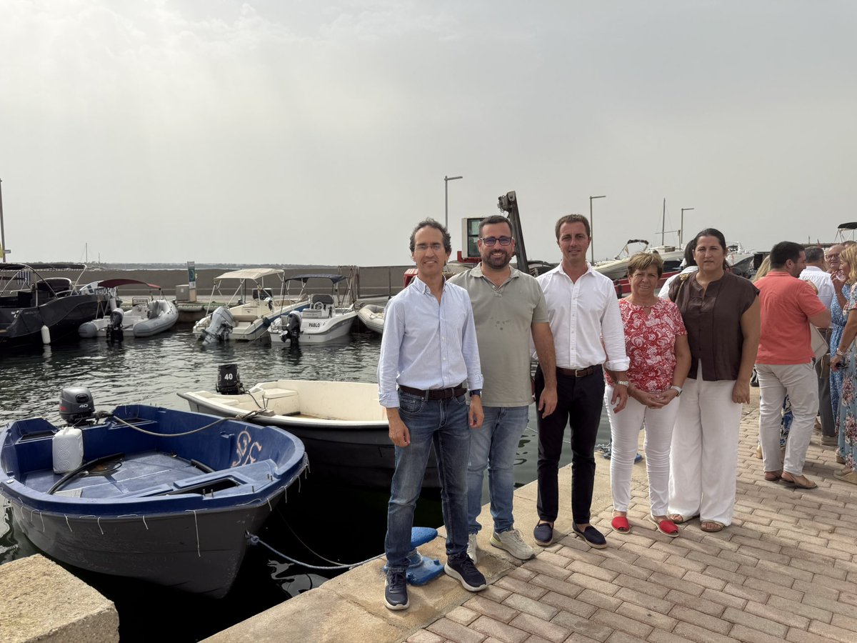 PPdeMallorca's tweet photo. El @PPdeMallorca exigirà la dimissió del delegat del Govern a tots els municipis per la seva nefasta gestió migratòria.

El president, @Ll_Galmes, s’ha reunit avui amb més de 40 batles i portaveus per abordar la greu crisi humanitària que viu Mallorca.

🔗 https://t.co/FYXO3VkFbj https://t.co/bGZk0mS8zj