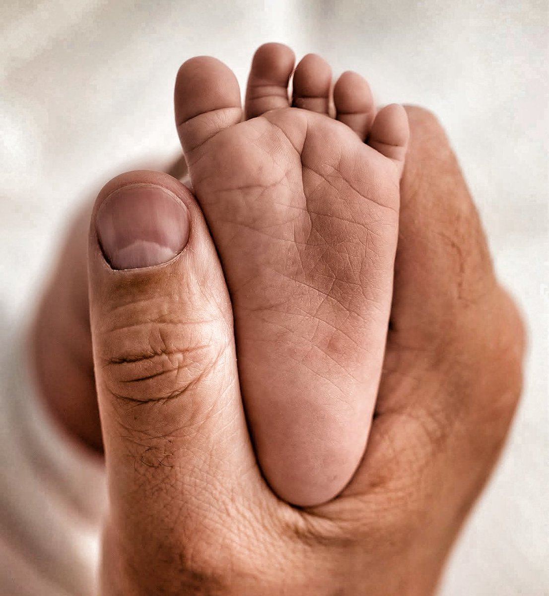 No es solo un pie diminuto… es la prueba más grande de que toda vida importa desde su primer latido. 
#SiAlaVida