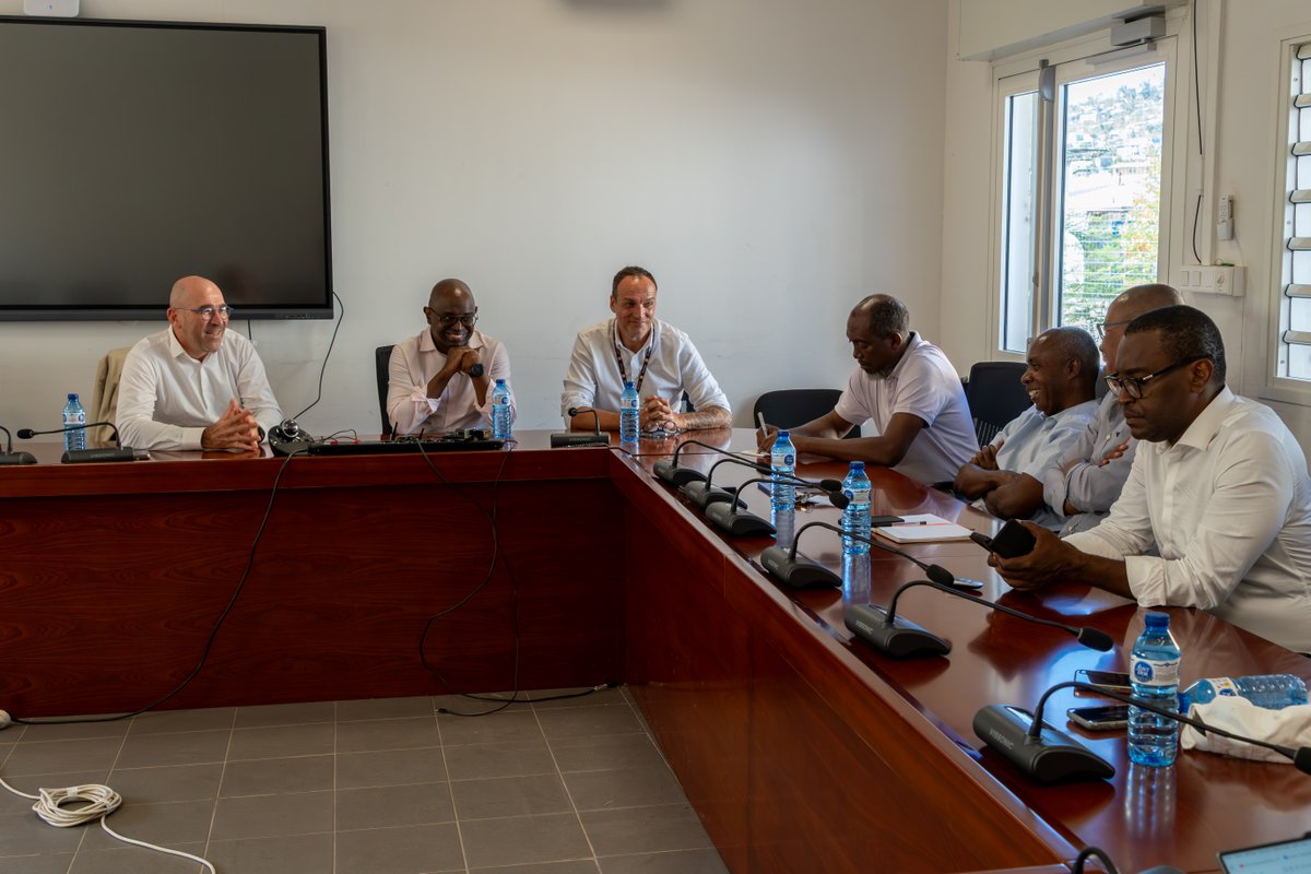 🚀 Orange lance la Fibre à Mayotte : une avancée majeure du Très Haut Débit et de la transformation numérique du territoire. Ce projet s’inscrit dans la continuité de la mobilisation d’Orange pour rétablir et moderniser rapidement les réseaux après le passage du cyclone Chido.