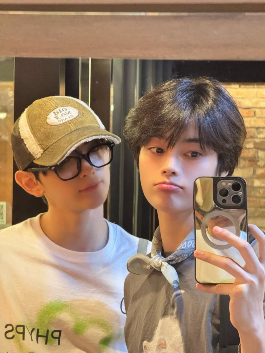 [#한빈] 망고 주스랑 딸기 요거트 스무디~ 🧡💓