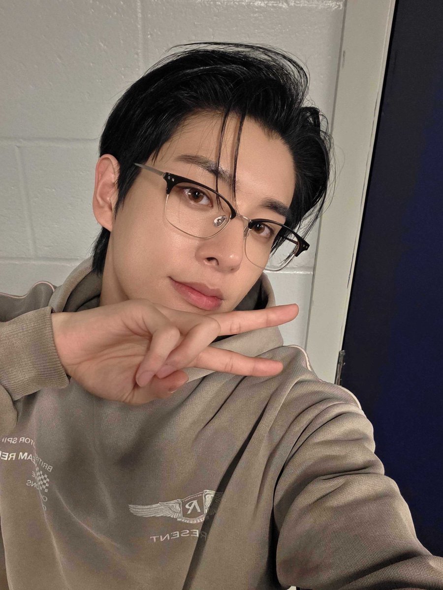 [ #제이크’s Post ] 250827

#JAKE: 👓 

<a href="/ENHYPEN_members/">ENHYPEN</a> <a href="/ENHYPEN/">ENHYPEN OFFICIAL</a> #ENHYPEN #엔하이픈