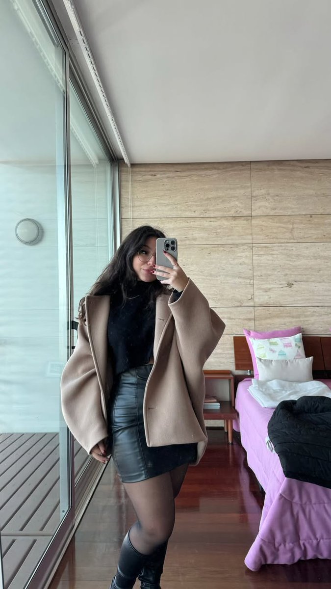 Can you just say 👋 to me!!!