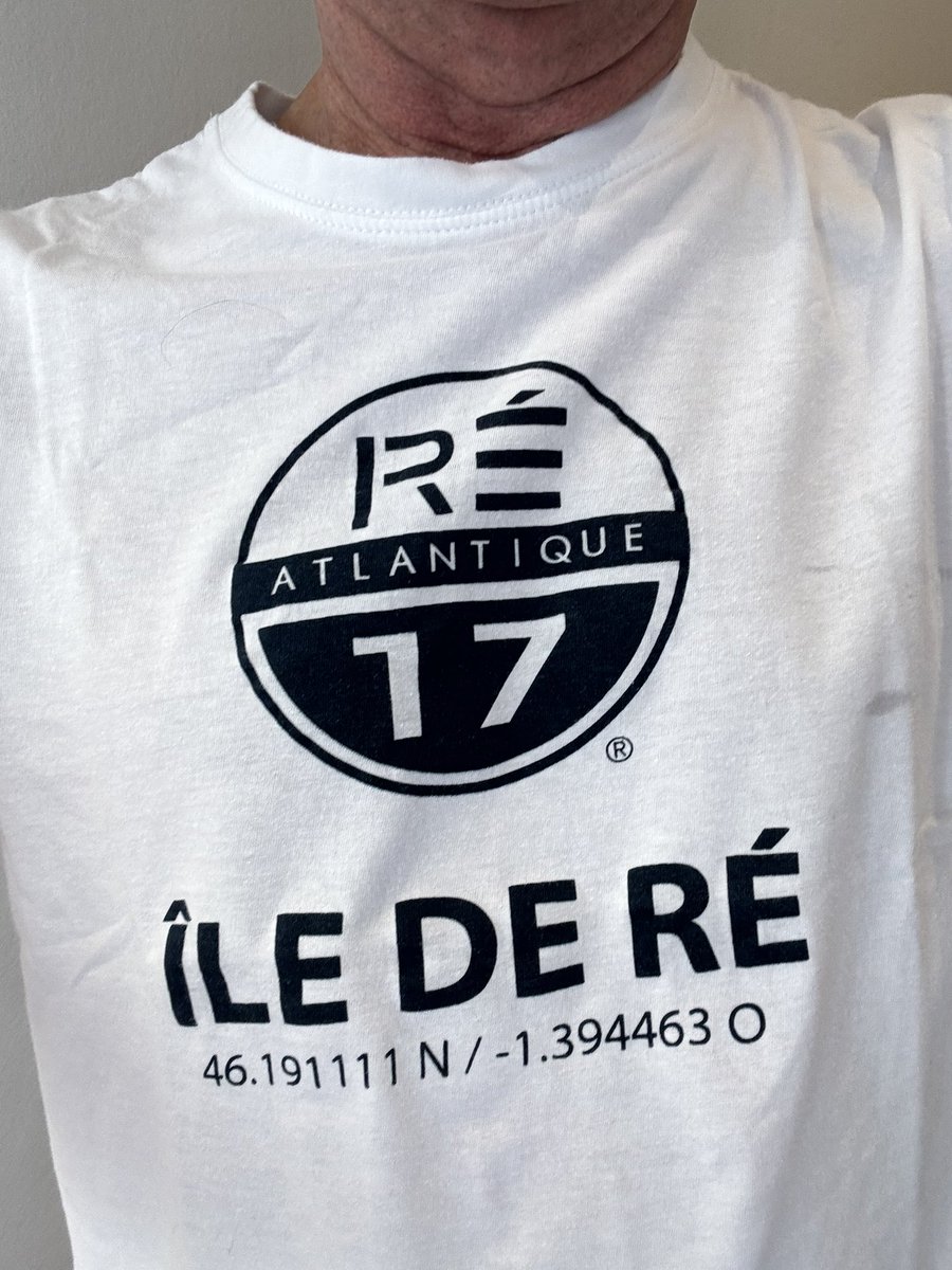Mercredi soja
En écoute 🎧    
Si l'on ne voit pas pleurer les poissons
Qui sont dans l'eau profonde
C'est que jamais quand ils sont polissons
Leur maman ne les gronde
youtu.be/uhGf2WzAS84?si…