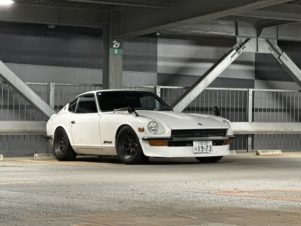 #とにかくフェアレディZを貼ろう
