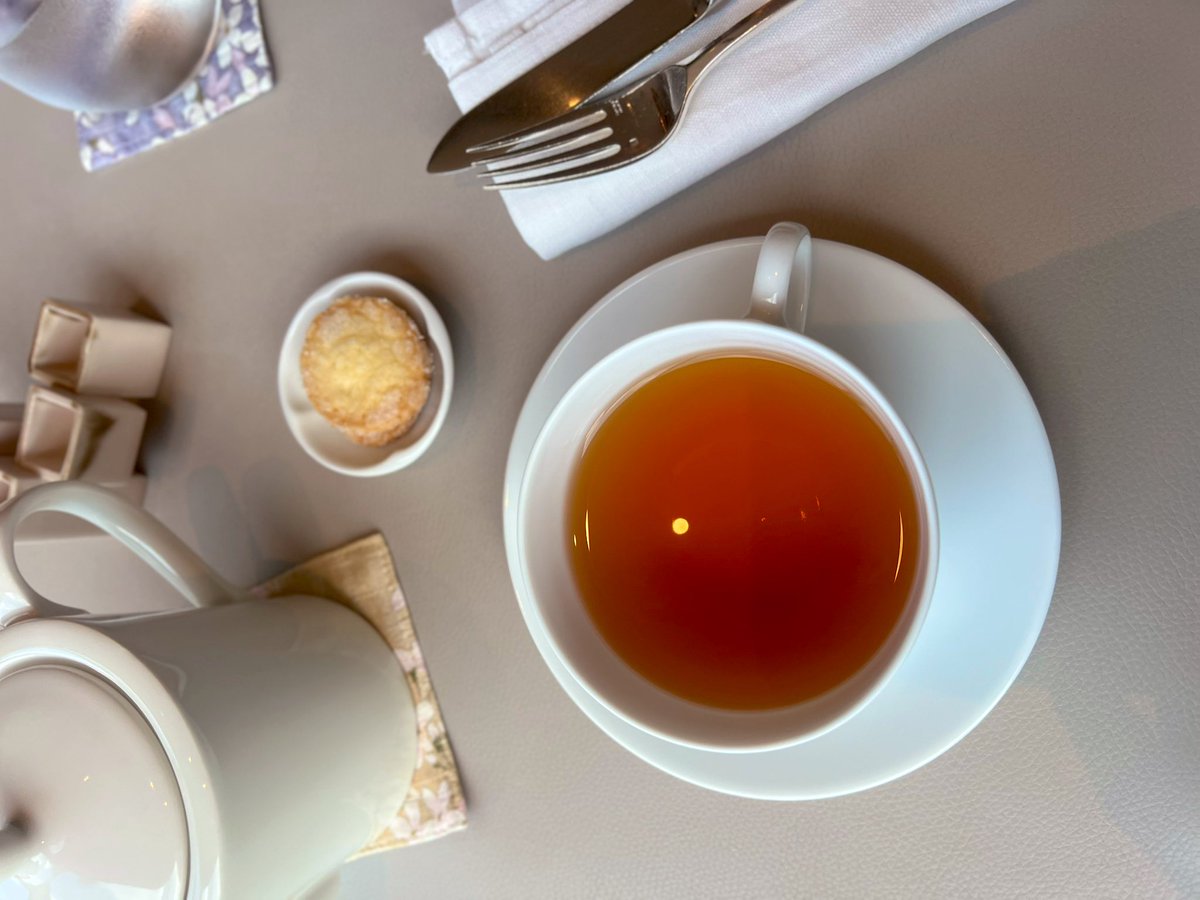 RioFuji1999's tweet photo. #afternoontea 
#chillout 
#refreshing 
#lovelyshape
#dɪzə́ːrt 
#Patesiel
#pâtissier 
#Sweets
#confection
#yummyhappy 
#harbtea 
フォーシーズン大手町 滞在💖
好天に、恵まれ、電車、新幹線走るのを見るのは、楽しい👍😀
Hospitaty is nice 😊 🍰🫖🥗食事も、色々アレンジしてくれて良かった👍 https://t.co/S2cBoD2S8z