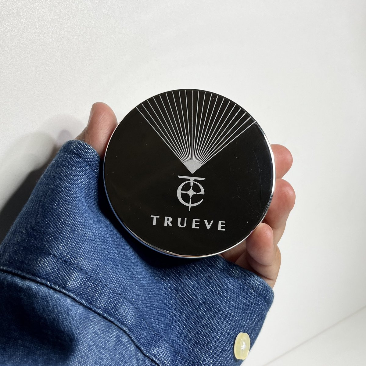 hlogwarts's tweet image. KACAUU definisi ga perlu cushion HIGH END kalau cushion dari brand lokal finishnya udah secakep ini! 

velvet matte finish yang OKE di dry skin👌🏻