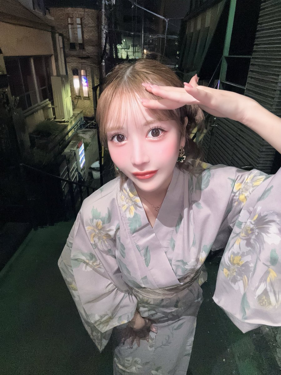 この浴衣1000円くらいだった🥳