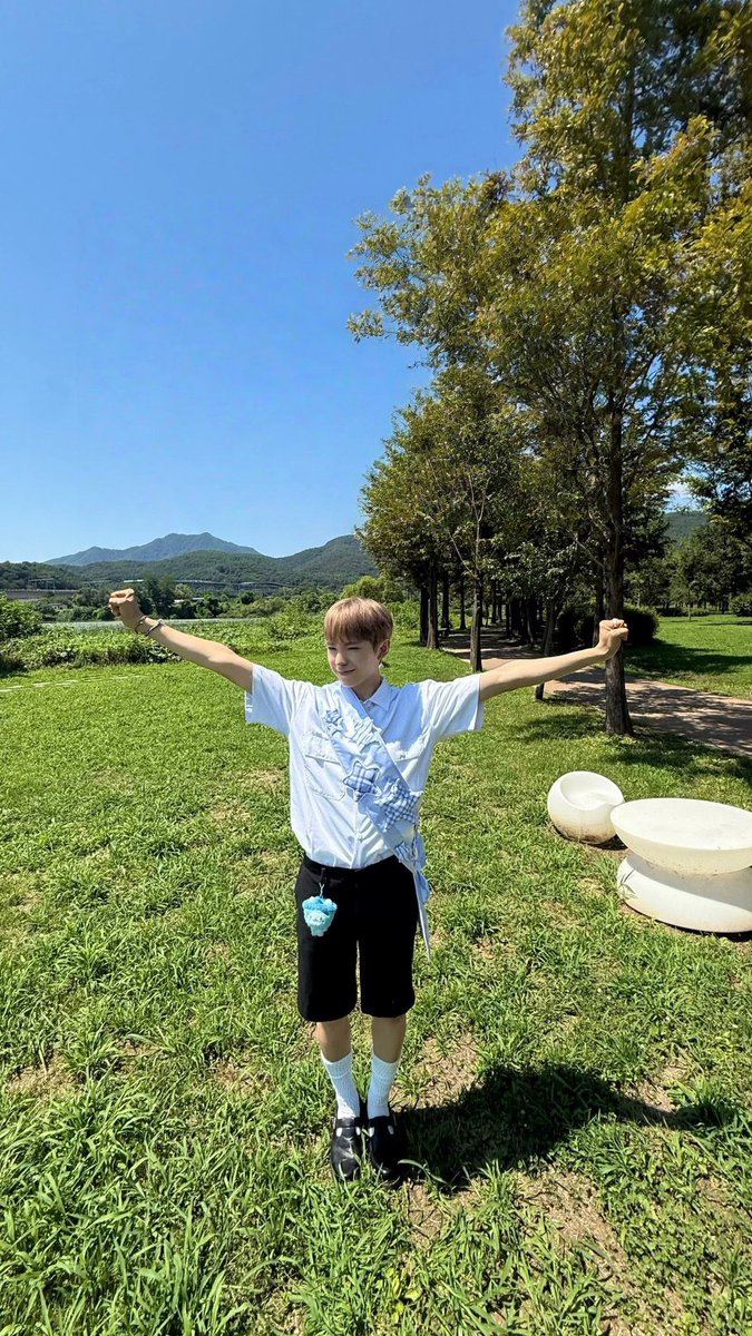 yuuum_45's tweet photo. 사진 너무 귀여워서 위에 무물 지워왓어요 ㅎㅎㅎ🩵🩵 https://t.co/YctRvUdScu