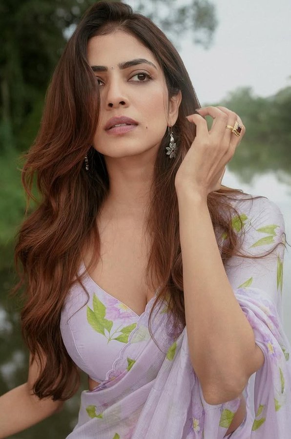 GzWpJ_Ja4AEIcHM?format=jpg&name=900x900