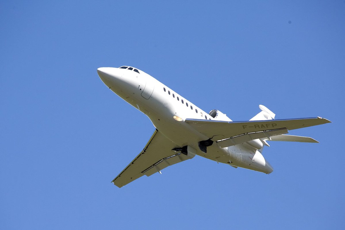 🛫 Un Dassault Falcon 900 🇫🇷 République Française vient de décoller près de Villacoublay/Vélizy, France.
Vol #CTM005, immatriculation #FRAFP.
Suivre le vol : globe.adsbexchange.com/?icao=3B77E5&z…