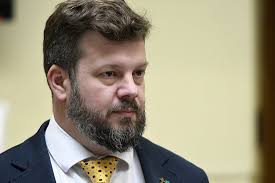 Al estilo de #karoldance <a href="/Jou_Kaiser/">Johannes Kaiser. Diputado por el distrito 10</a>: "Salario mínimo más bajo, para los jóvenes" como incentivo al empleo". Desprecio y explotación de la  juventud trabajadora, el rostro de Repúblicanos !A frenar el avance de la derecha y la ultra derecha! !Sueldo desde los 750 mil pesos!