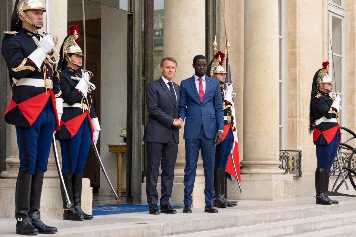 Emmanuel Macron (@emmanuelmacron) on Twitter photo Excellent entretien avec le Président sénégalais <a href="/PR_Diomaye/">Bassirou Diomaye Faye</a> à Paris.
Nous avons travaillé au renouvellement de notre partenariat, dans la continuité de nos différents entretiens.
Questions économiques, mémorielles, internationales, de sécurité, préparation du sommet Excellent entretien avec le Président sénégalais <a href="/PR_Diomaye/">Bassirou Diomaye Faye</a> à Paris.
Nous avons travaillé au renouvellement de notre partenariat, dans la continuité de nos différents entretiens.
Questions économiques, mémorielles, internationales, de sécurité, préparation du sommet