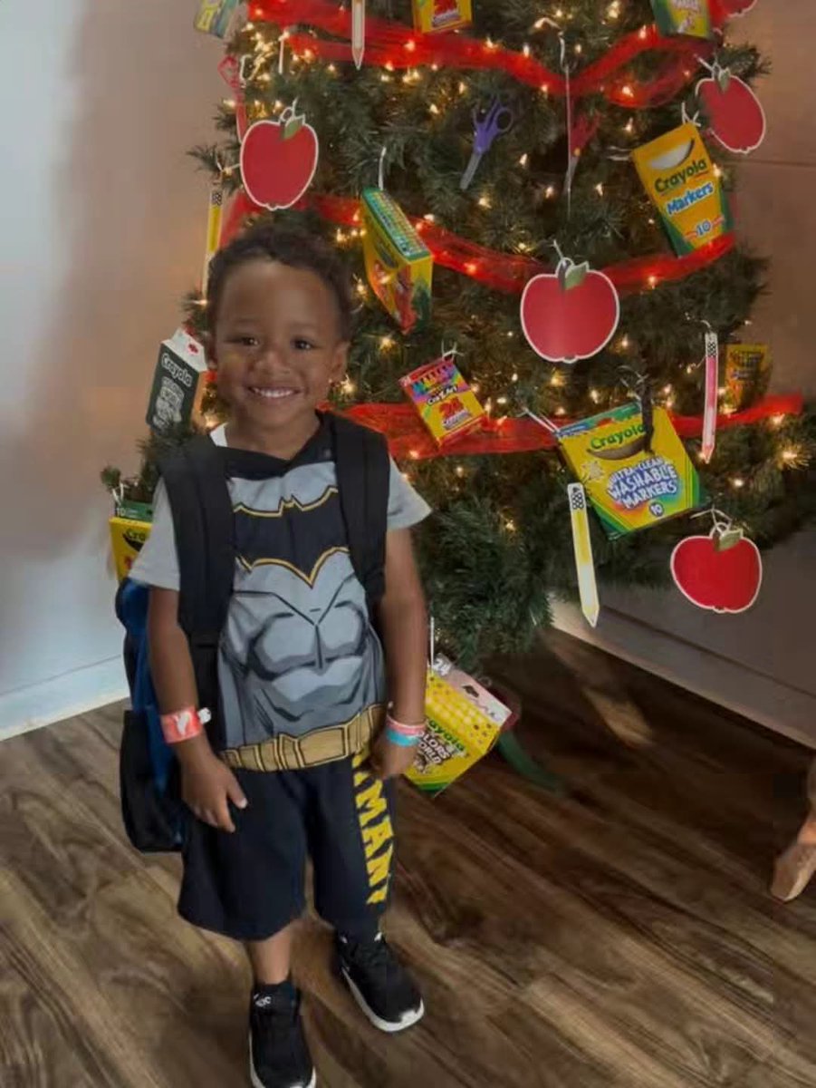 I know I am a week late. But my lil' 4 year old cousin/'third nephew', Chase, officially started school last week in South Carolina. He is growing up on me so fast!!! 🙏❤️ 

#RideAndDieForMyFamily #ChatmanLove #DFSTLove