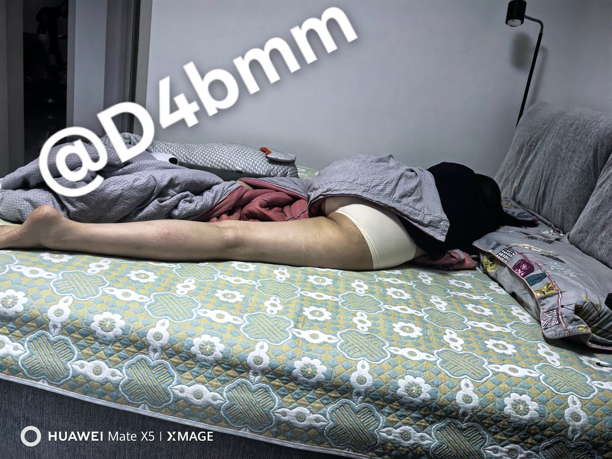 D4bMm's tweet photo. 180身高的大长腿 https://t.co/iAcx2zcQPO