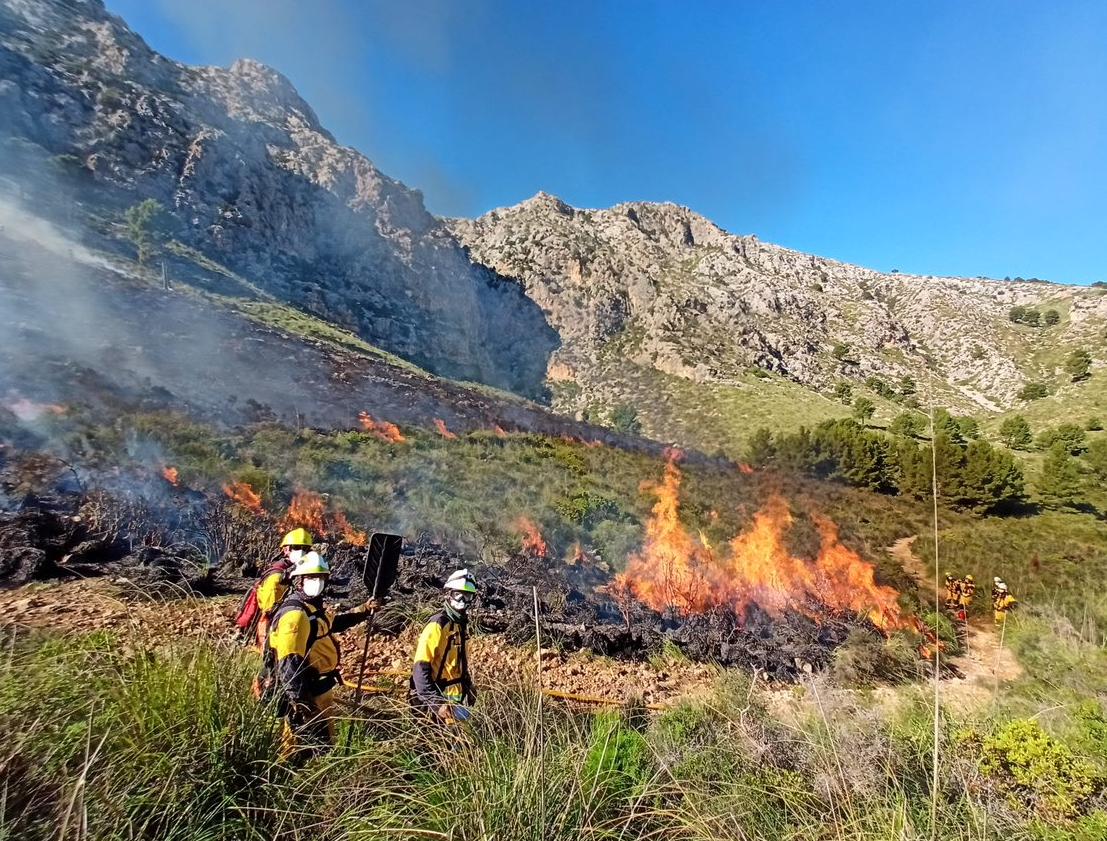 c) Falso que especulación urbanística, o venta de madera, sean motivación o causa de incendios forestales
d) Conservar paisajes culturales exige gestionarlos. Proteger es intervenir para defender biodiversidad y seguridad
e) La extinción es respuesta, la prevención es la solución