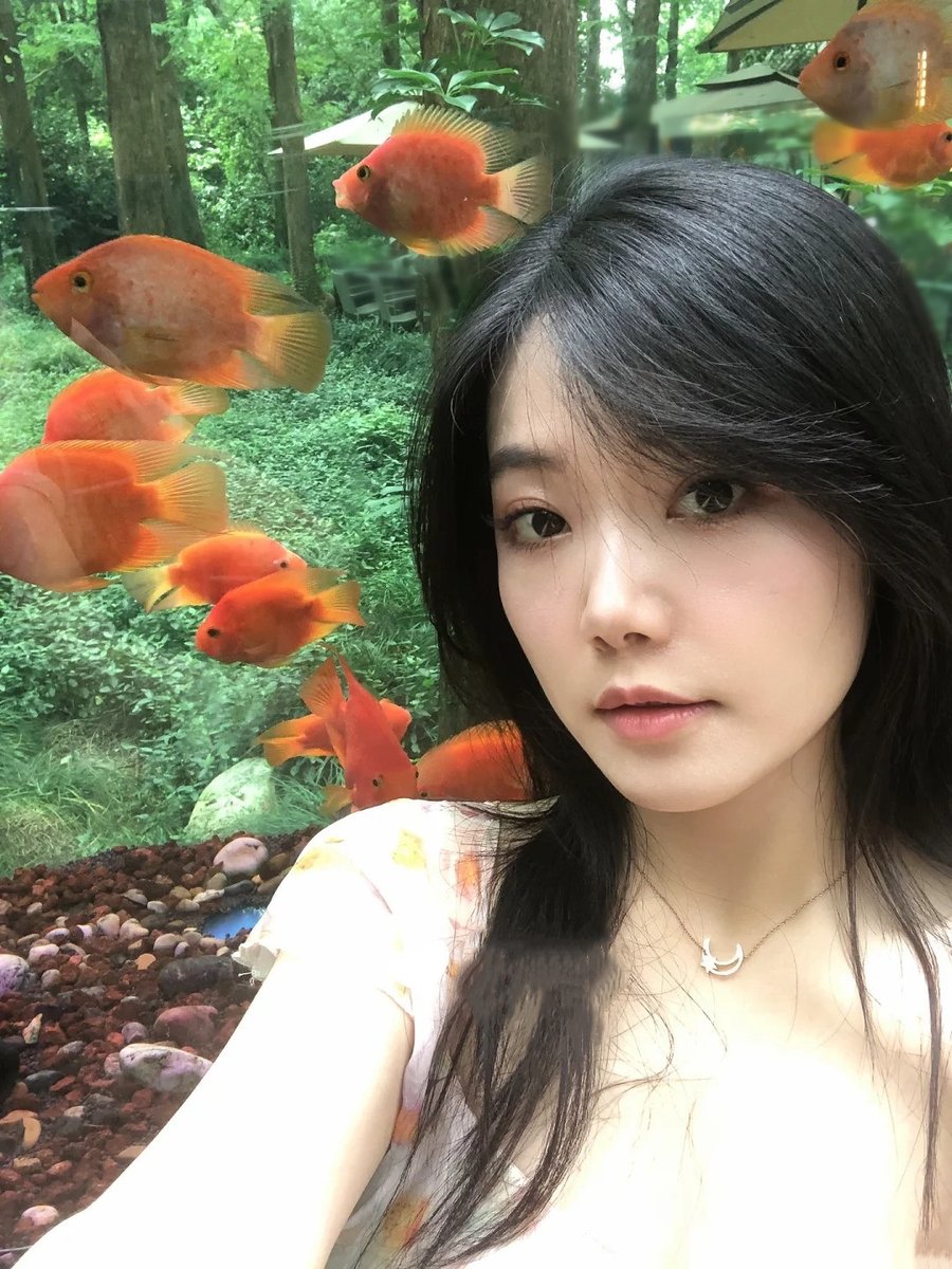 自我介紹一下 
162  C+奶  31歲  46kg
性慾強的幼教老師
#小乳暈  #有人喜歡嗎