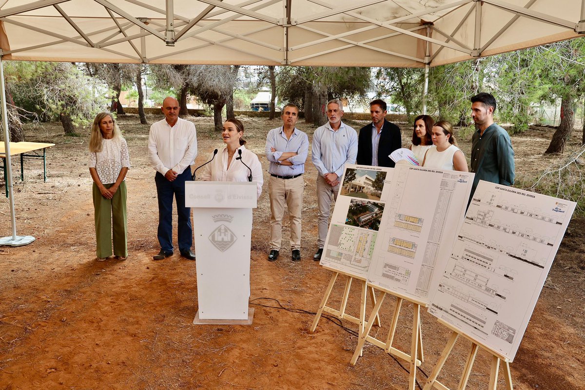 📚 Feia anys que a Eivissa no es col·locava una primera pedra per construir una nova escola a l’illa. Avui presentam el nou centre d’educació infantil i primària Es Faralló de Santa Eulària des Riu. Un projecte necessari i de justícia que dona una resposta urgent al municipi que