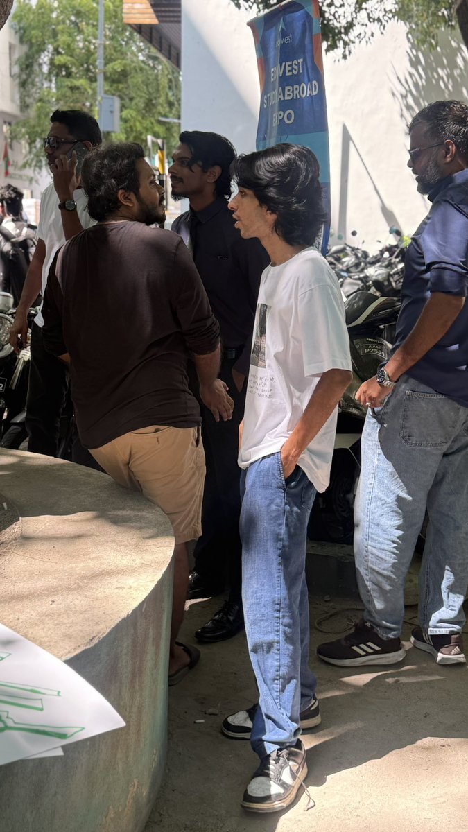 Very proud to see <a href="/rsh1Mohamed/">Rashwan</a> at the protest against the media control bill. 

#CTRLbillBeyrukurey 
#CTRLehNukureveyne