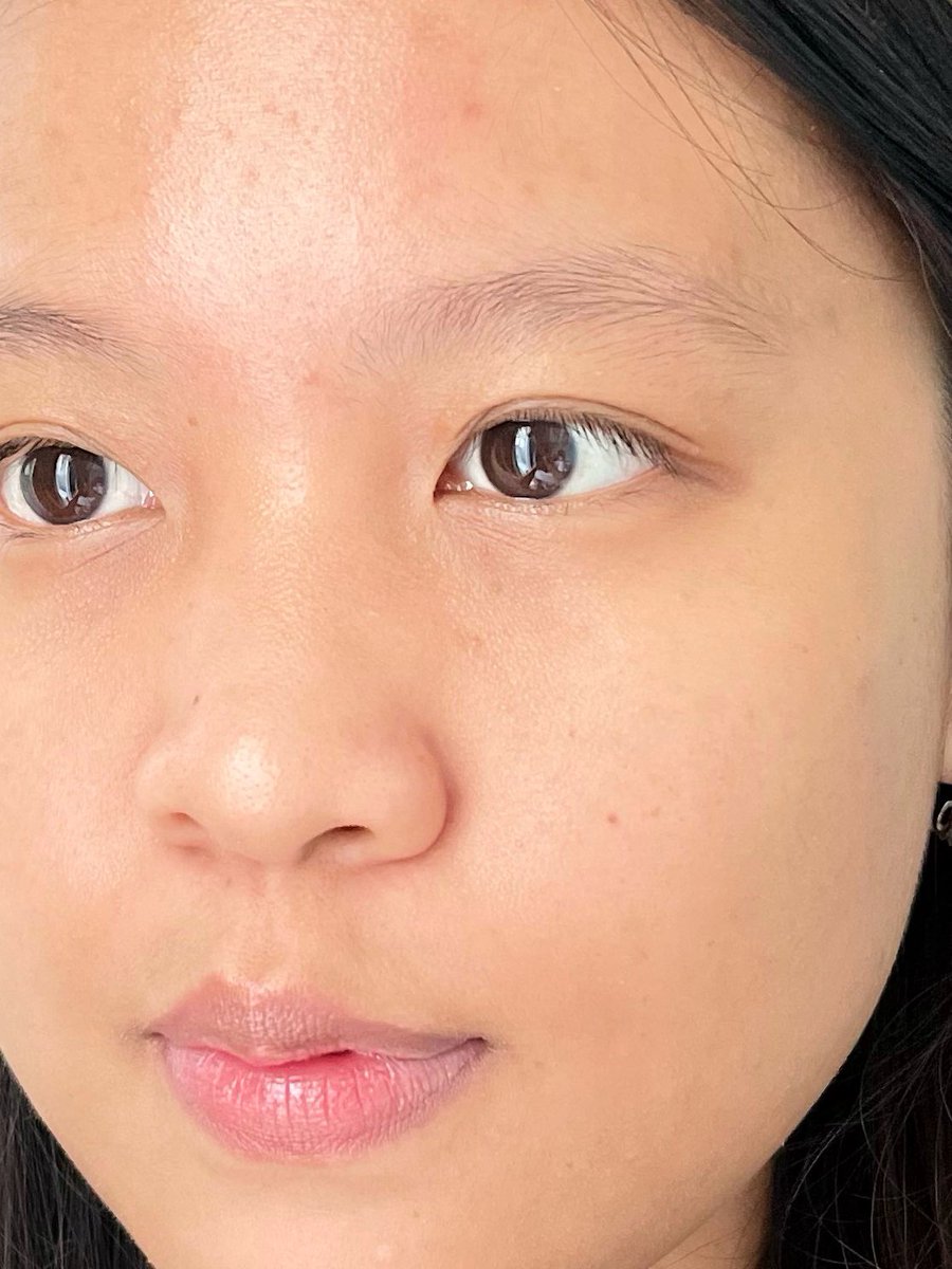 glass skin &amp; keliatan awet muda kuncinya pake skincare yang ingredients nya ✨gong✨ + dari korea!

let me show you the skincare steps ⤵️
