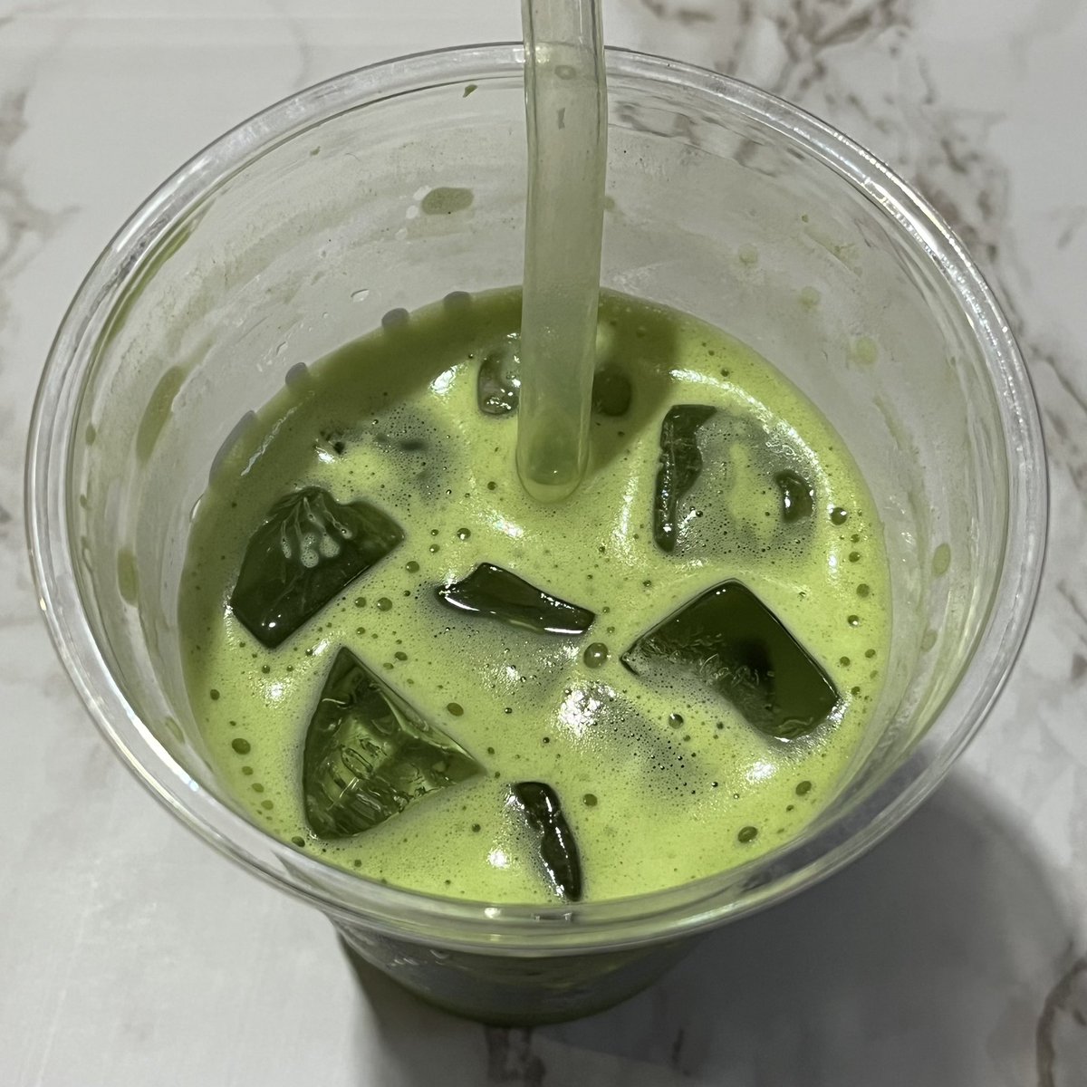 matchaiceu's tweet photo. orang rumah pada kangen dibikinin matcha latte 😸 https://t.co/bayPdtheHP