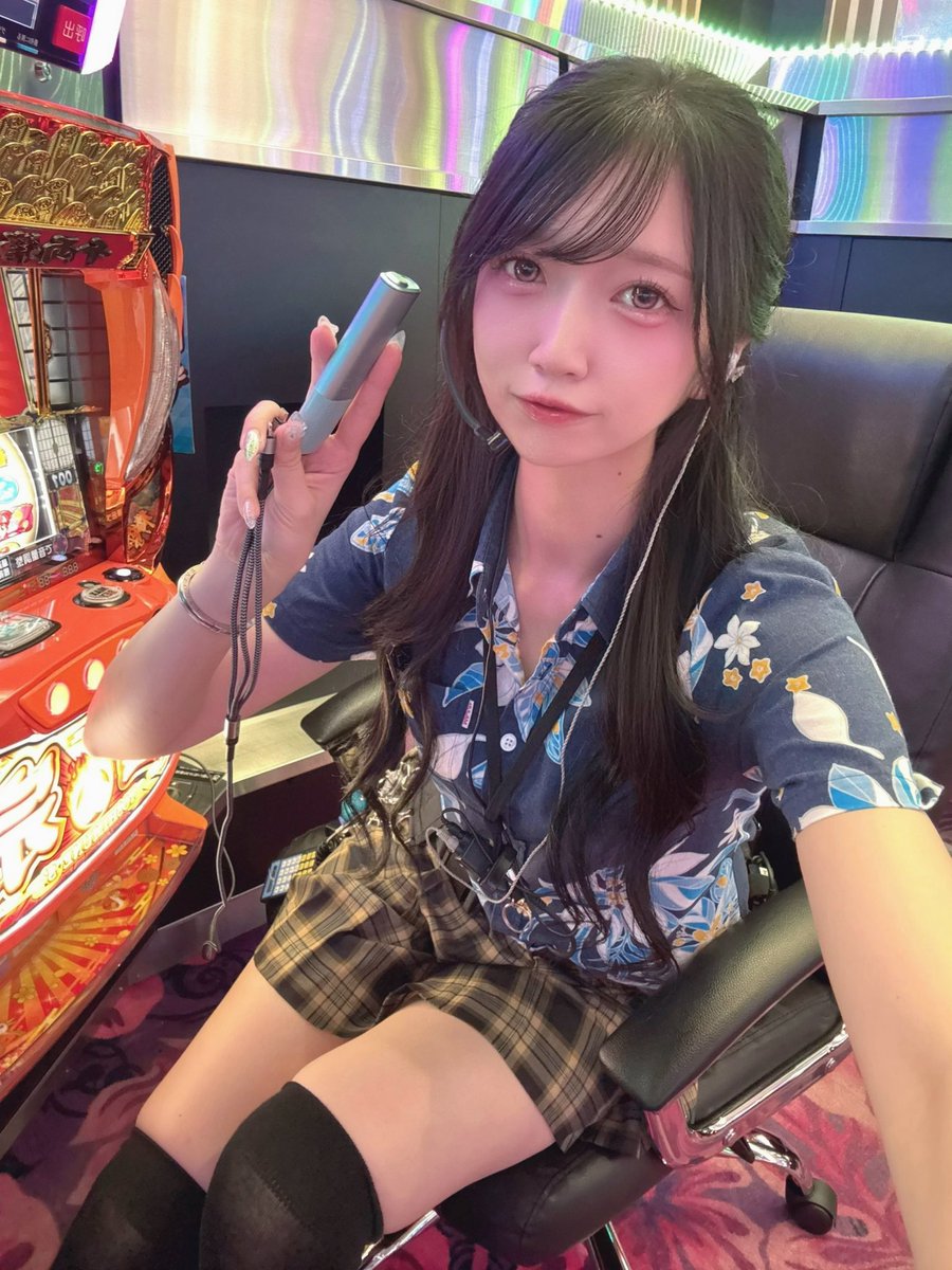 みかりんページ GzWvCB8aoAAYUtj.jpg