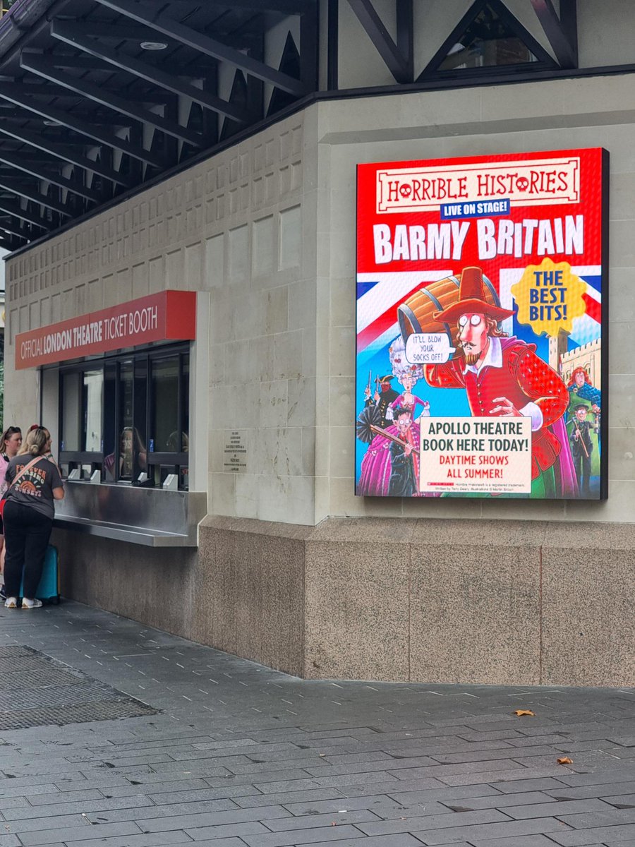 HHLiveOnStage's tweet photo. We nearly went BARMY when we spotted this in Leicester Square π
Don't miss the final days of #BarmyBritain in London! Must end 31 August: https://t.co/Qp4r9hEin7 https://t.co/xGqrGuYr4Z