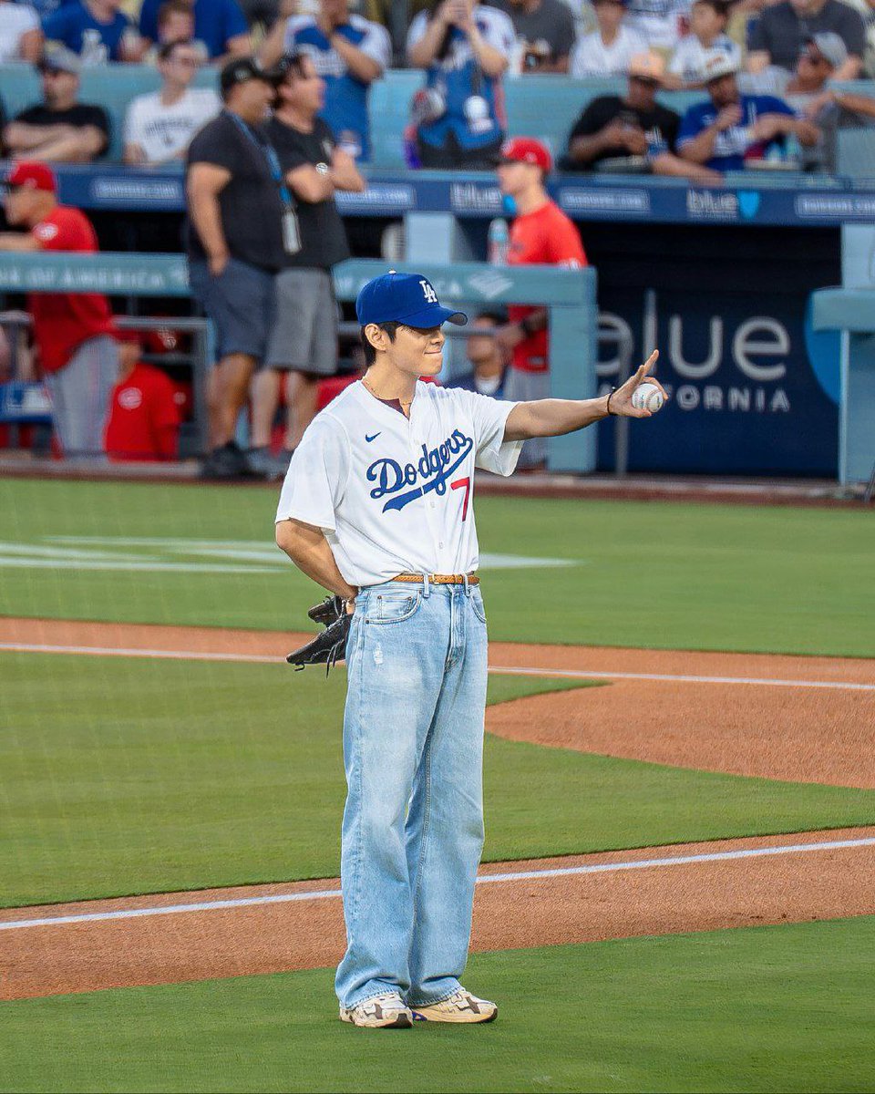100YOUNGFOREVER's tweet image. Dodgers Nation en Instagram:

«¿Primer lanzamiento de #V, #jonrones de #MookieBetts y #AndyPages y #victoria sin permitir carreras??? Suena como un gran día en el estadio de los #Dodgers 🔥»
