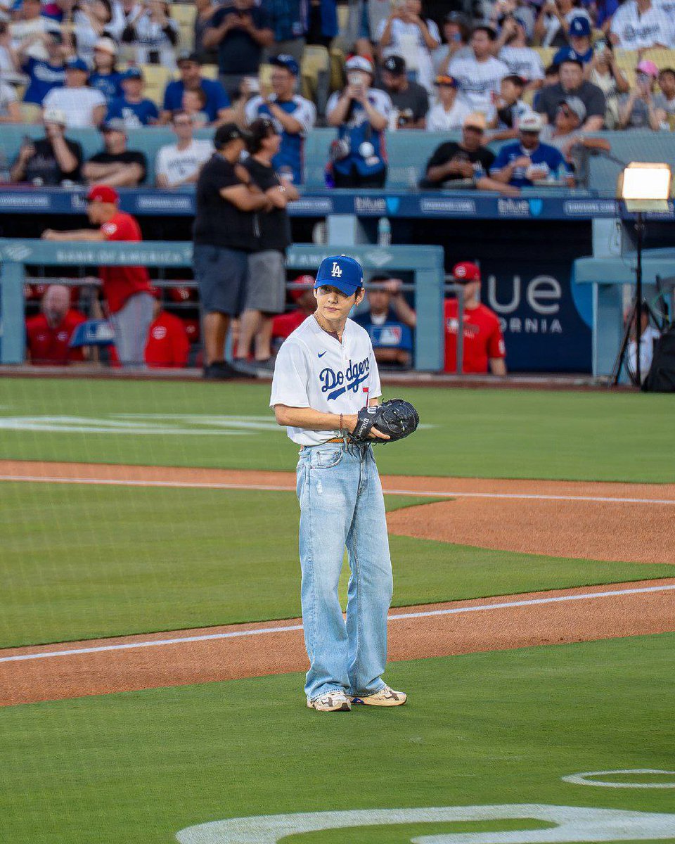 100YOUNGFOREVER's tweet image. Dodgers Nation en Instagram:

«¿Primer lanzamiento de #V, #jonrones de #MookieBetts y #AndyPages y #victoria sin permitir carreras??? Suena como un gran día en el estadio de los #Dodgers 🔥»