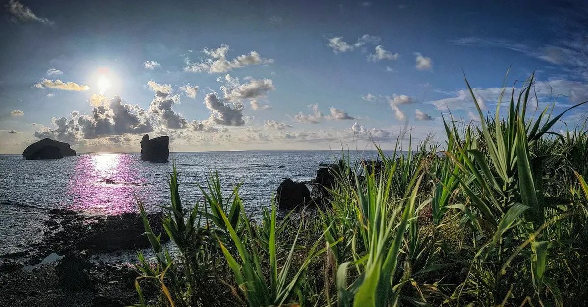 [ Between Rocks ] 🪨🌅🪨↔️

Mosteiros, São Miguel Island, #Azores 🇵🇹

#portugal #geology #sunset #photograghy #landscape #shore #coastalarea <a href="/turismoportugal/">Turismo de Portugal</a> <a href="/visiteurope/">Visit Europe</a> <a href="/visitingazores/">Visit Azores</a> <a href="/visitportugal/">Visit Portugal</a> <a href="/AzoresWhatElse/">Azores, What Else!</a> <a href="/lonelyplanet/">Lonely Planet</a> <a href="/NatGeoTravel/">Nat Geo Travel</a> <a href="/NatGeoPhotos/">Nat Geo Photography</a>