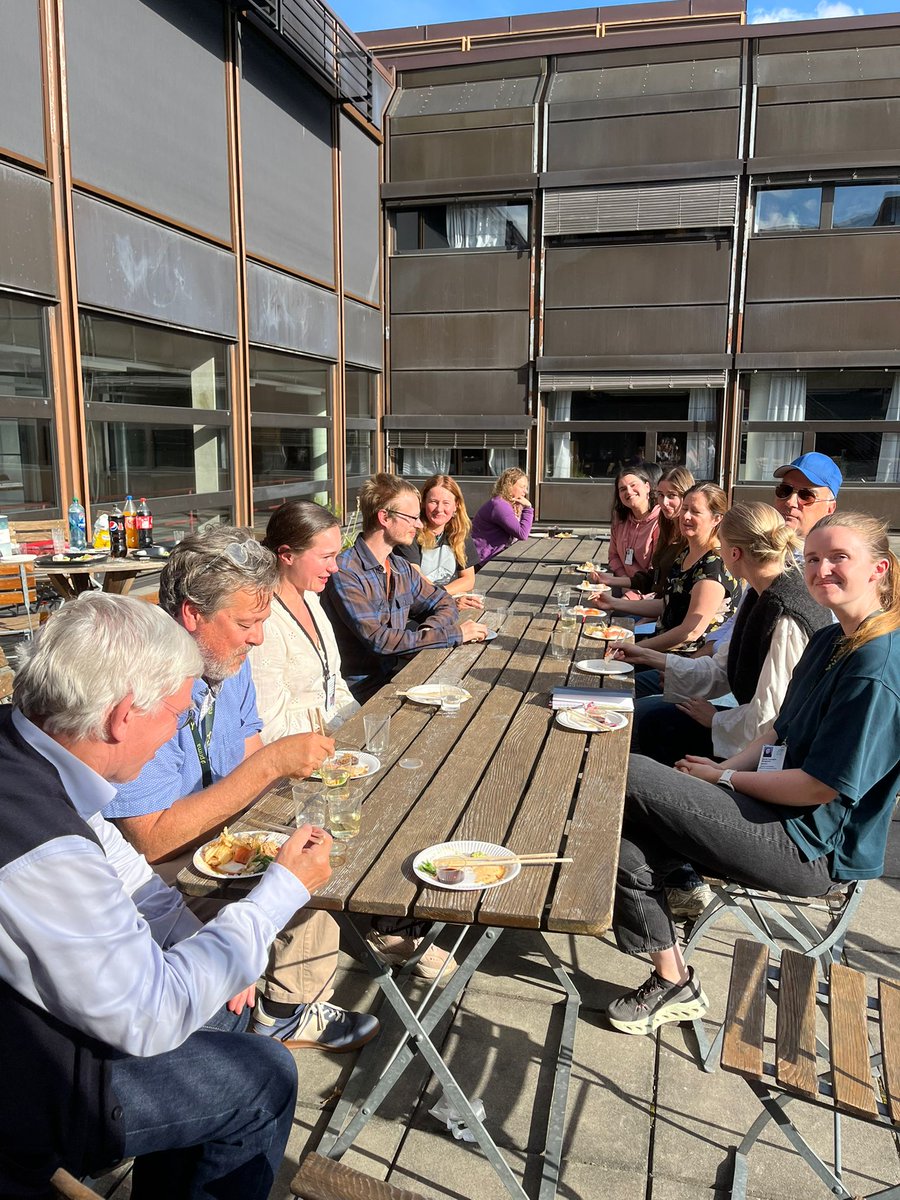 Thank you all for joining us onsite (also for🍣) as well as online for the kick-off of "NSI presents Norwegian group leaders"! Also special thanks to Tom Eirik Mollnes for delivering top-notch presentation on his group's contribution to the field of immunology!