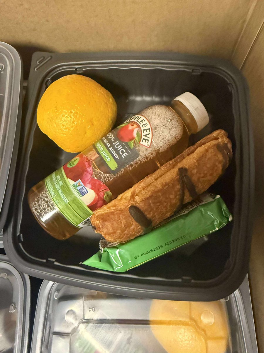 hotscots_app's tweet image. Another day and another poor breakfast meal. On top of that Soldiers staying at the armories are being directed to get food at JBAB however POVs &amp;amp; GSA vehicles are limited. Just another barrier for feeding our Soldiers.