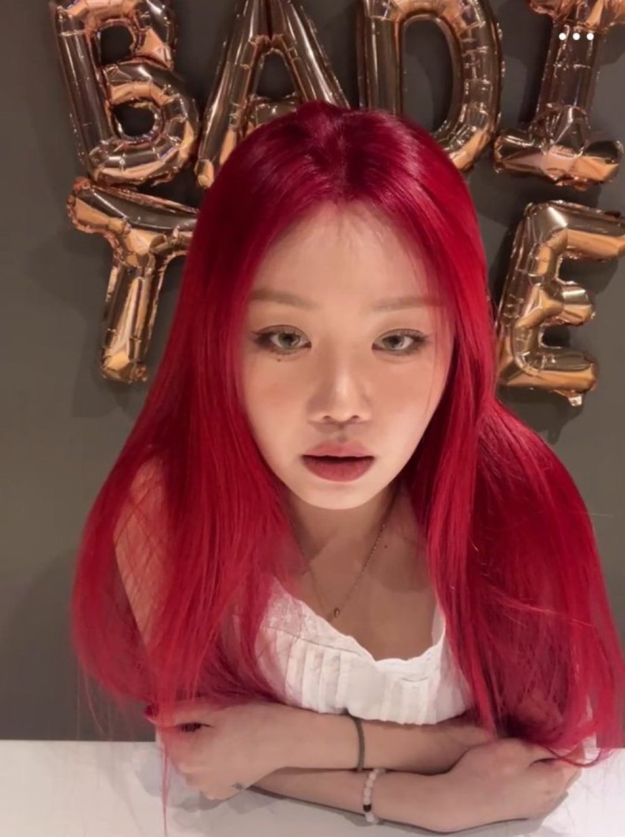 Red hair soojin is back