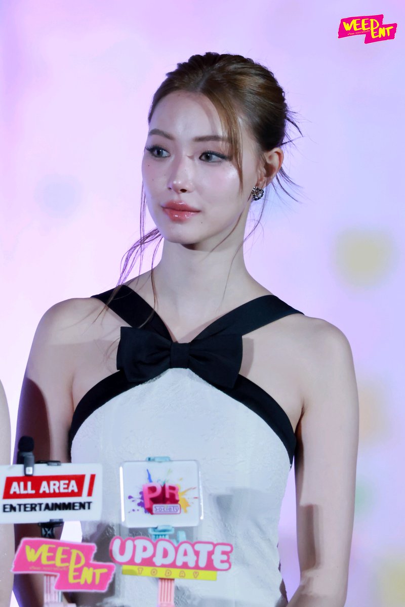 WEED_ENT's tweet image. &quot;  พิพลอย - จิงจิง  &quot; ให้สัมภาษณ์สื่อฯ ในงาน &quot; คุณวาฬร้านชำ Final EP&quot; 🐳✨

WANMAEWNAM LOVE FOREVER 
#piployRR #jingjingyu36
#WhaleStorexoxo #WhaleStorexoxoFinalEP 
#คุณวาฬร้านชำ