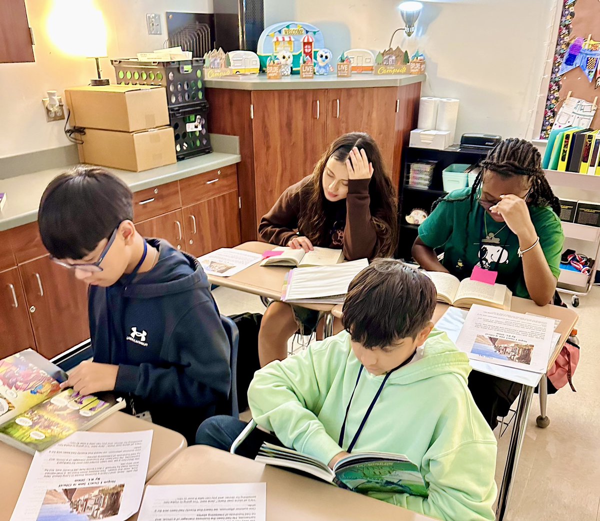 BerryMiller_JH's tweet image. Our 7th grade #ELAR team are true #MVPs! They’ve spent the first weeks of school doing book tastings &amp;amp; book walks to get students interested in reading &amp;amp; finding books that interest them. Trips to the #Library have also started. Great play, team!❤️💙🐾📚 #InALeagueOfOurOwn
