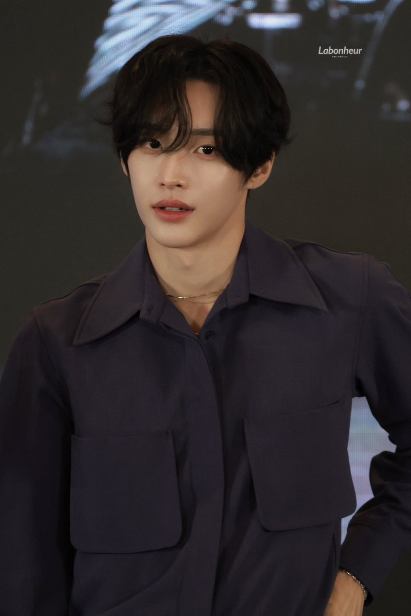 250827 북경
🤲🏻
#라이즈 #RIIZE 
#원빈 #WONBIN