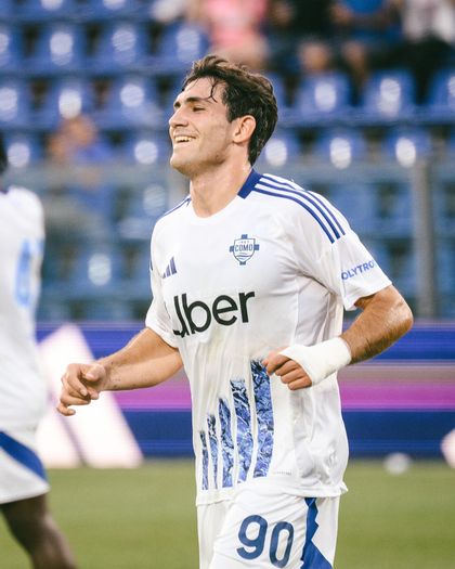 Fantasía Azulona (@fantasiaazulona) on Twitter photo ℹ️ Informa <a href="/DiMarzio/">Gianluca Di Marzio</a>:
⏩ El delantero del Como, Iván Azón, está muy cerca de salir cedido al Getafe.
😬 El jugador no ha debutado esta temporada en la Serie A pero ha anotado 4 goles esta pretemporada. ℹ️ Informa <a href="/DiMarzio/">Gianluca Di Marzio</a>:
⏩ El delantero del Como, Iván Azón, está muy cerca de salir cedido al Getafe.
😬 El jugador no ha debutado esta temporada en la Serie A pero ha anotado 4 goles esta pretemporada.