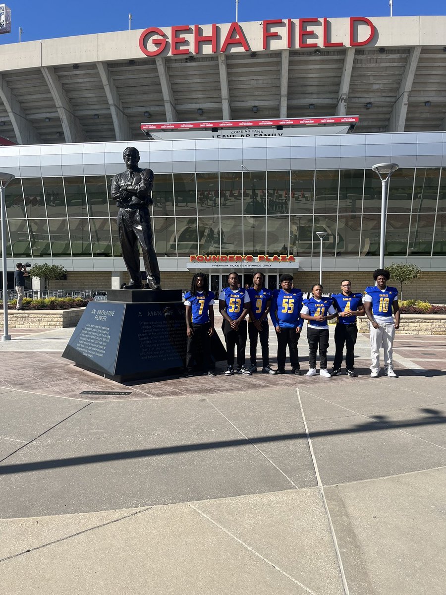 Thank you <a href="/DMInjuryLaw/">DM Injury Law</a> for the great kickoff to the season. We had a great time. #Ruskinpride