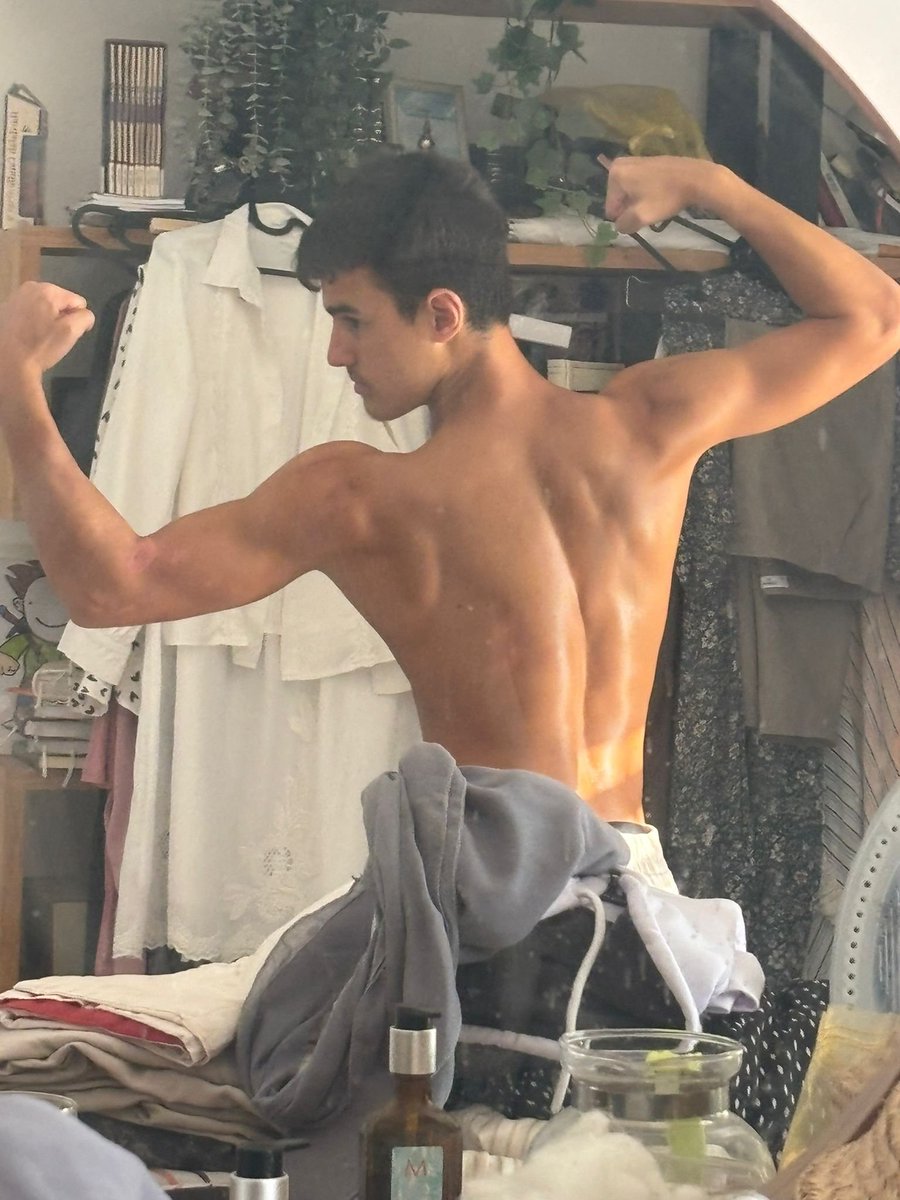 fitfueldaily247's tweet image. &quot;Strength is good. Control is great. But power? That’s NEXT LEVEL. 🚀 Try adding explosive push-ups to your routine.&quot;
#CalisthenicsTraining #ExplosiveStrength #WorkoutTips