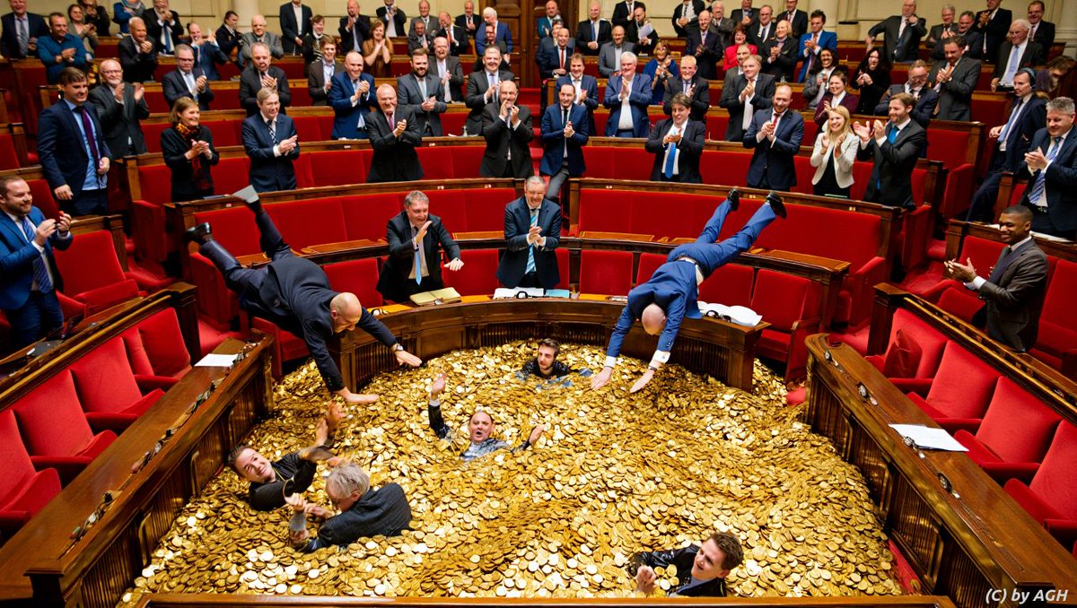 aghezzer's tweet image. L&apos;Autonomia &quot;speciale&quot; di alcune regioni e province, ovvero la casta al cubo con privilegi e stipendi d&apos;oro 
#trentino #altoadige